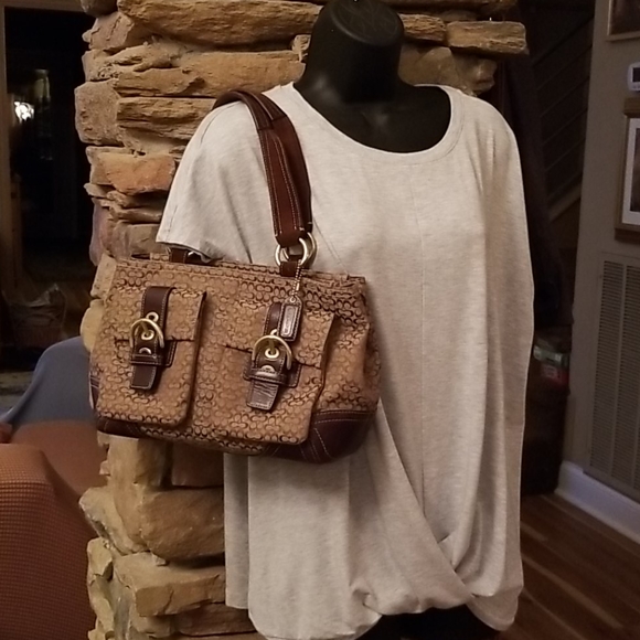 Coach signature fabric/leather/suede purse!!! - Picture 10 of 12